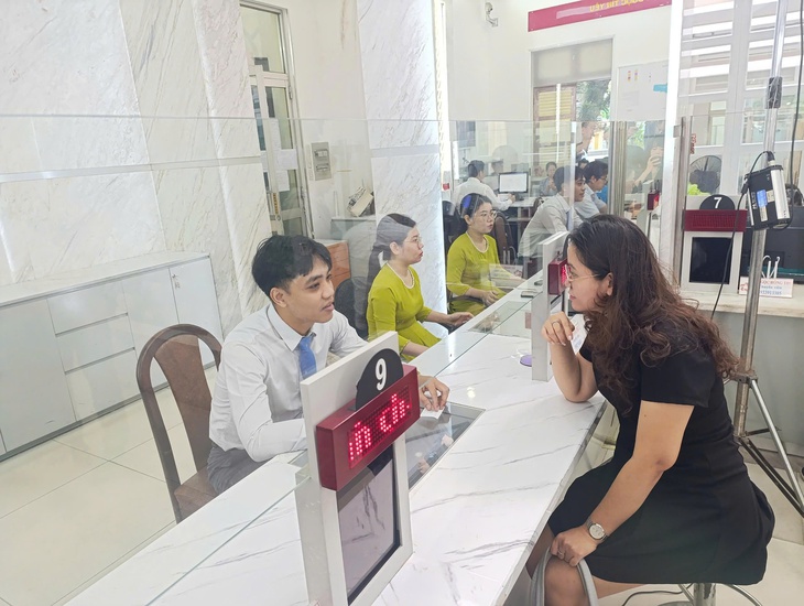 TPHCM đề xuất tinh giản hàng loạt thủ tục hành chính sau 10 ngày sáp nhập- Ảnh 1.