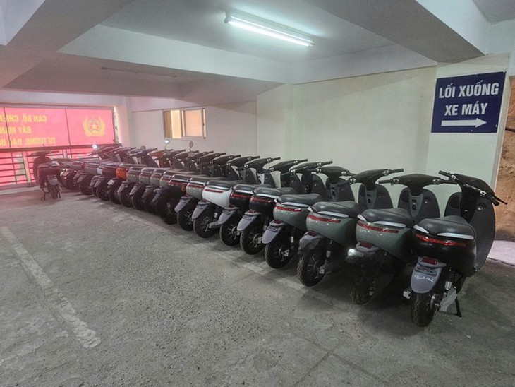 Nguy cơ cháy nổ từ xe máy điện gắn mác 'chính hãng'- Ảnh 2.