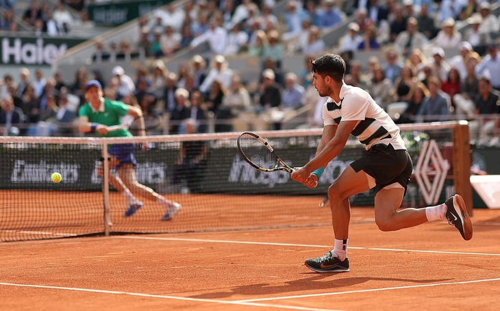 Sinner và Alcaraz ‘hẹn’ nhau ở chung kết Wimbledon- Ảnh 2.