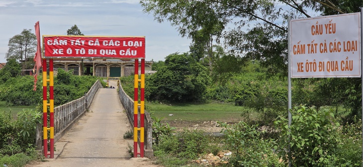 Người dân bất an khi lưu thông qua cây cầu hơn 30 năm tuổi xuống cấp nghiêm trọng- Ảnh 6. Người dân bất an khi lưu thông qua cây cầu hơn 30 năm tuổi xuống cấp nghiêm trọng- Ảnh 6.