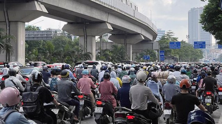 Các tuyến phố sẽ cấm xe máy chạy xăng lưu thông ở khu vực nội đô Hà Nội- Ảnh 2.