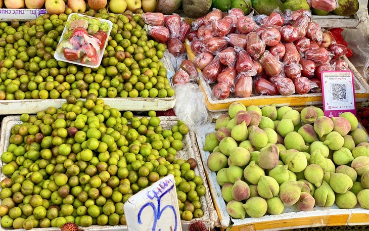 Mận róc hạt gắn mác đặc sản Sa Pa bán tràn ngập thị trường- Ảnh 1.