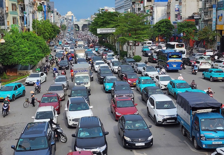 Hà Nội chuẩn bị như thế nào để cấm xe máy chạy xăng trong Vành đai 1 từ tháng 7/2026- Ảnh 2. Hà Nội chuẩn bị như thế nào để cấm xe máy chạy xăng trong Vành đai 1 từ tháng 7/2026- Ảnh 2.