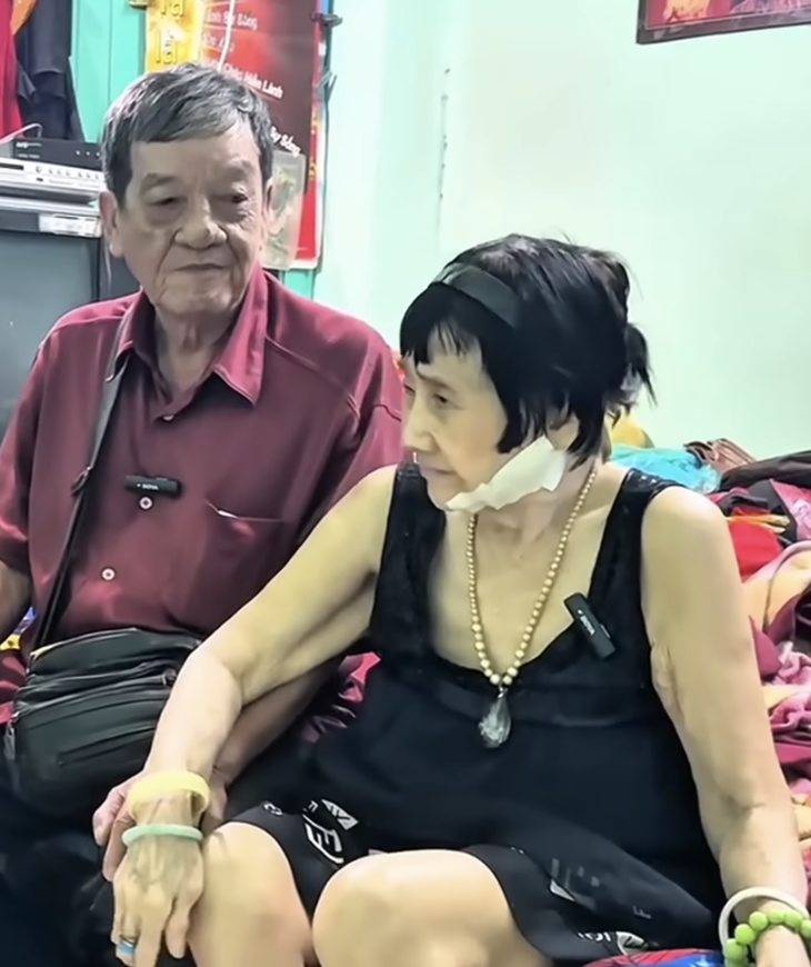 Giọng ca cải lương đoàn Kim Chung một thời: U80 đã 2 lần tai biến, chồng bán vé số- Ảnh 3.