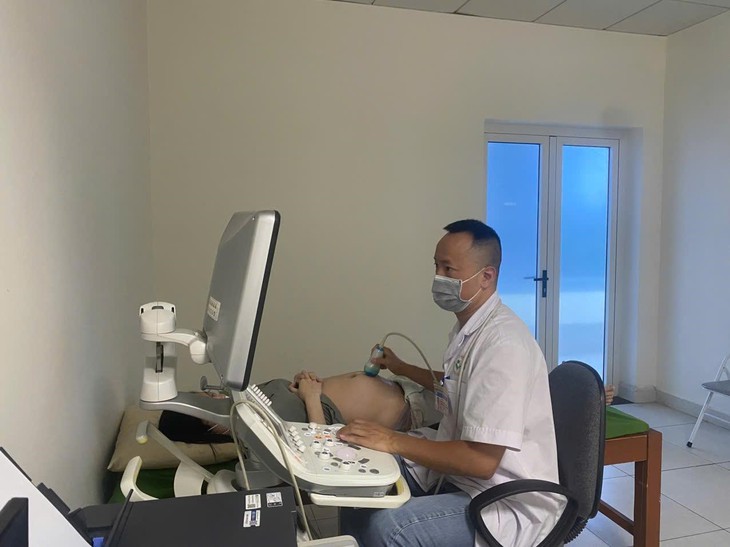 Bác sĩ chẩn đoán hình ảnh bỏ phố về quê vì tình yêu sự sống- Ảnh 2.