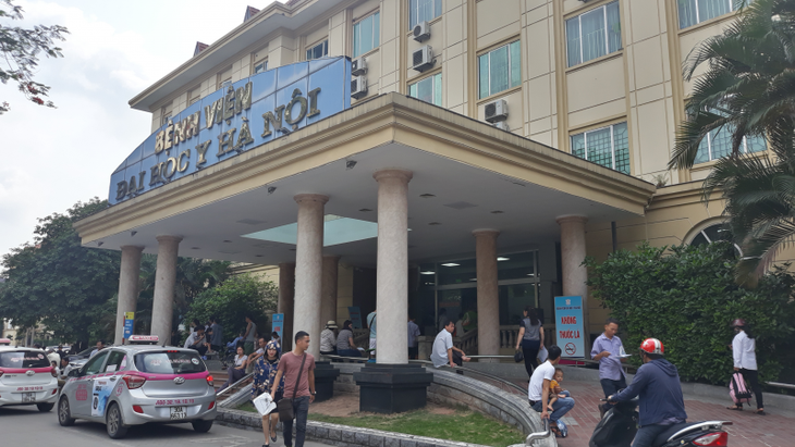 Chuyển đổi số y tế: Không còn cảnh chen chúc, chờ đợi ở bệnh viện khi đặt lịch khám 'online'- Ảnh 2.