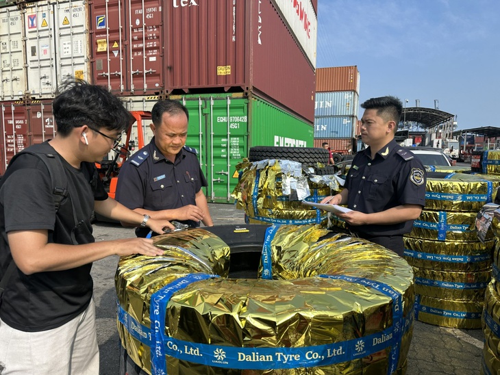 Hải quan Khu vực II xử lý hơn 1.200 vụ buôn lậu, thu gần 72 tỷ đồng trong 6 tháng- Ảnh 1.