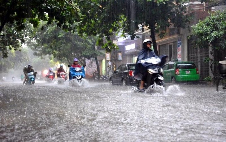 Sáng nay Hà Nội tái diễn mưa dông kèm lốc sét- Ảnh 2.