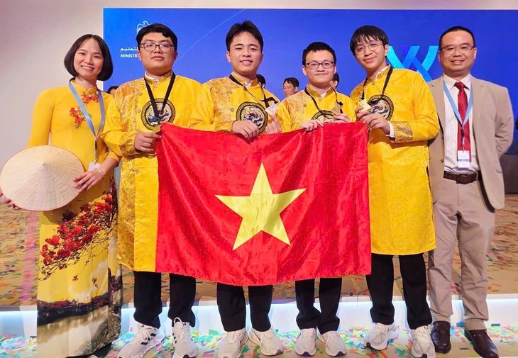 Việt Nam lập kỷ lục với 4 Huy chương Vàng Olympic Hóa học Quốc tế 2025- Ảnh 1.