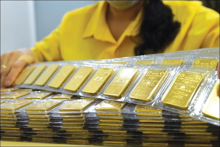 Giá vàng hôm nay ngày 15/7 đồng loạt giảm mạnh- Ảnh 1.