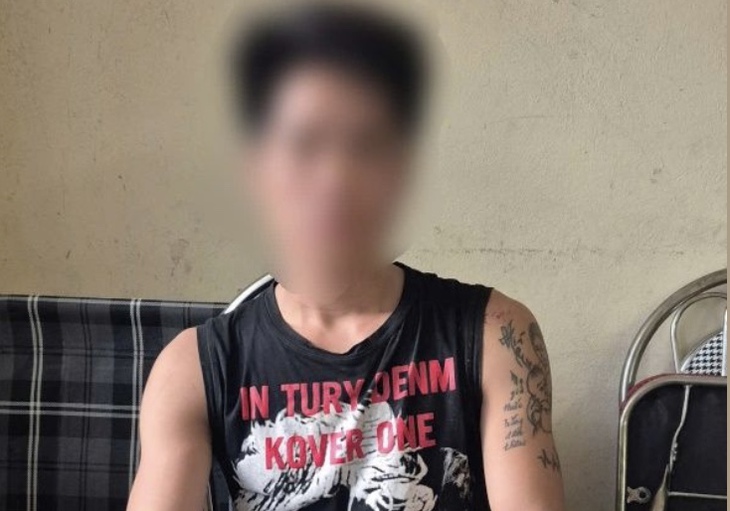 Mượn điện thoại bạn nhậu, lợi dụng lúc say lén bán kiếm tiền- Ảnh 1. Mượn điện thoại bạn nhậu, lợi dụng lúc say lén bán kiếm tiền- Ảnh 1.