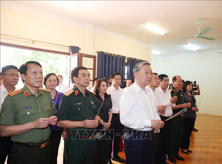 Tổng Bí thư Tô Lâm: Người có công là tài sản quý, là biểu tượng của ý chí, nghị lực Việt Nam- Ảnh 7. Tổng Bí thư Tô Lâm: Người có công là tài sản quý, là biểu tượng của ý chí, nghị lực Việt Nam- Ảnh 7.