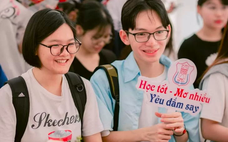 Hơn 270 thí sinh đầu tiên trúng tuyển Trường Đại học Y Hà Nội năm 2025
