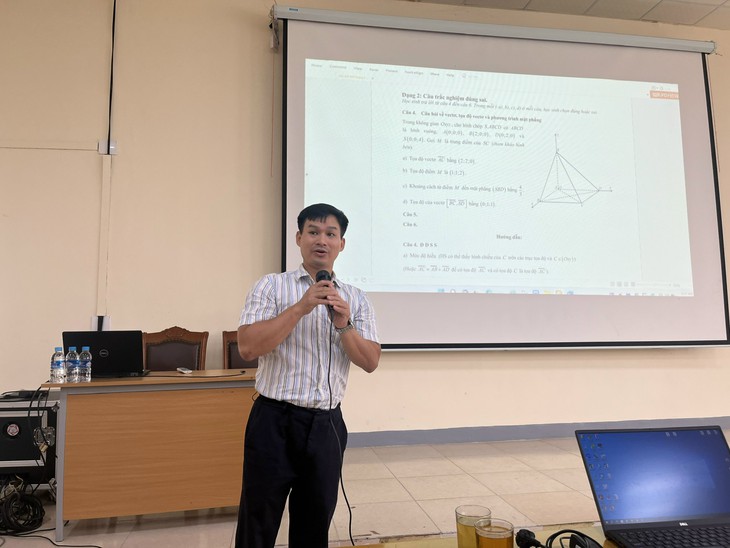 Hơn 500 điểm 10 môn Toán: Kỳ thi tốt nghiệp THPT 2025 có gì bất ngờ và điểm chuẩn đại học sẽ ra sao?- Ảnh 1.