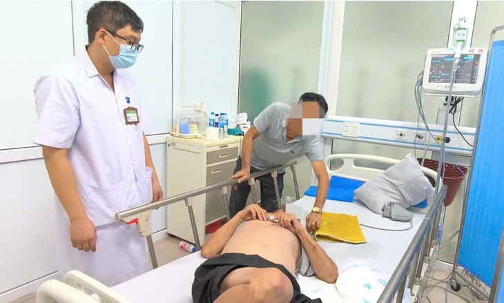 Không tiêm vaccine phòng bệnh sau nhiều lần bị chó cắn, nam tài xế mắc bệnh dại - Ảnh 2. Không tiêm vaccine phòng bệnh sau nhiều lần bị chó cắn, nam tài xế mắc bệnh dại - Ảnh 2.