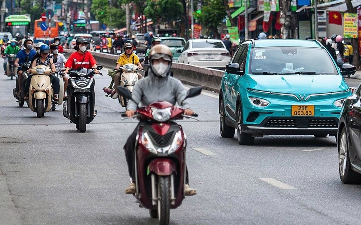 Giải pháp để Hà Nội cấm xe máy chạy xăng trong nội đô