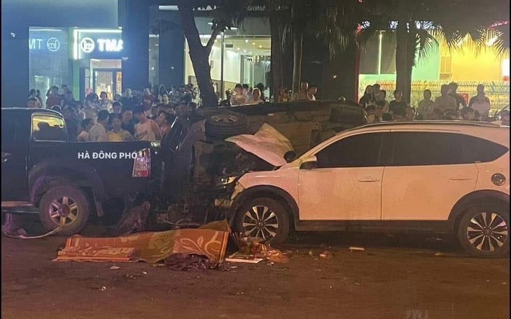 Khởi tố bị can với lái xe gây tai nạn liên hoàn ở Hà Nội
- Ảnh 2. Khởi tố bị can với lái xe gây tai nạn liên hoàn ở Hà Nội
- Ảnh 2.