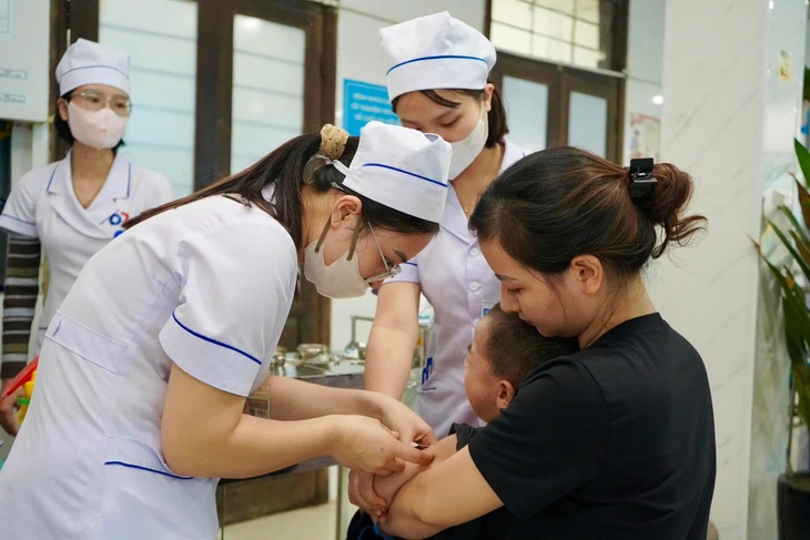 Bộ Y tế đề nghị các tỉnh, thành phố luân phiên, luân chuyển, điều động bác sĩ về trạm y tế xã- Ảnh 1. Bộ Y tế đề nghị các tỉnh, thành phố luân phiên, luân chuyển, điều động bác sĩ về trạm y tế xã- Ảnh 1.