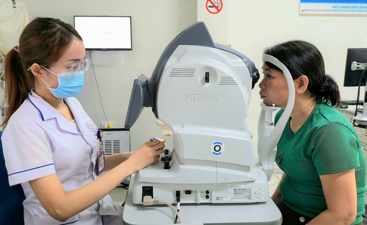 Bệnh viện Nội tiết Nghệ An tiên phong ứng dụng AI sàng lọc biến chứng mắt do đái tháo đường- Ảnh 1.