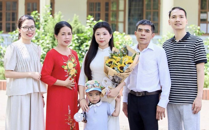 Một lớp học ở Hà Tĩnh có 3 thủ khoa trong kỳ thi tốt nghiệp THPT- Ảnh 2.