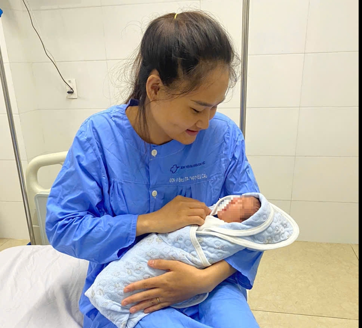 Linh cảm người mẹ, sự quyết đoán của bác sĩ cứu sống thai nhi nguy kịch- Ảnh 1.