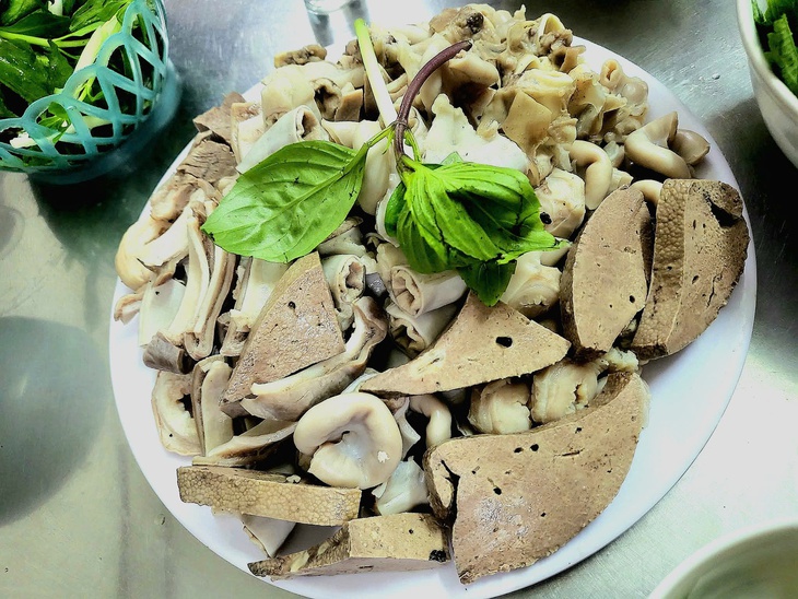 Sợ liên cầu lợn, nhiều người 'tạm biệt' món tiết canh- Ảnh 1. Sợ liên cầu lợn, nhiều người 'tạm biệt' món tiết canh- Ảnh 1.