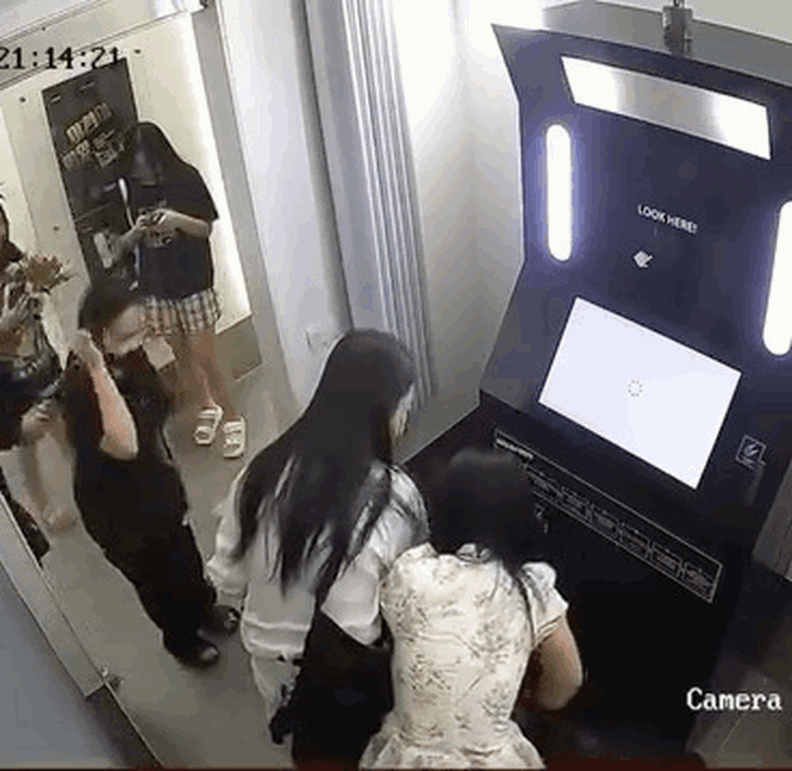 Vụ ẩu đả giữa cô gái Việt Nam và phụ nữ Hàn Quốc: Người nước ngoài có thể bị xử lý thế nào?- Ảnh 1.