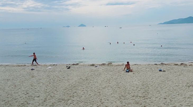 Đến Nha Trang tắm biển thế nào cho an toàn?- Ảnh 3.
