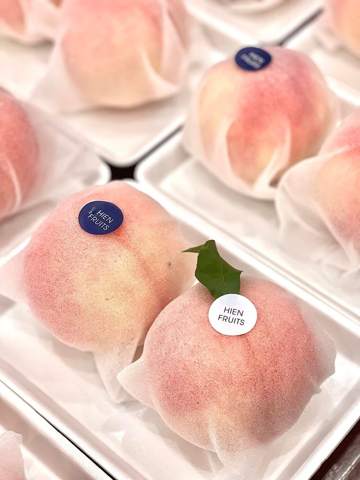 Một loại đào của Trung Quốc đổ bộ thị trường Việt, giá vài chục nghìn đồng/quả- Ảnh 7. Một loại đào của Trung Quốc đổ bộ thị trường Việt, giá vài chục nghìn đồng/quả- Ảnh 7.