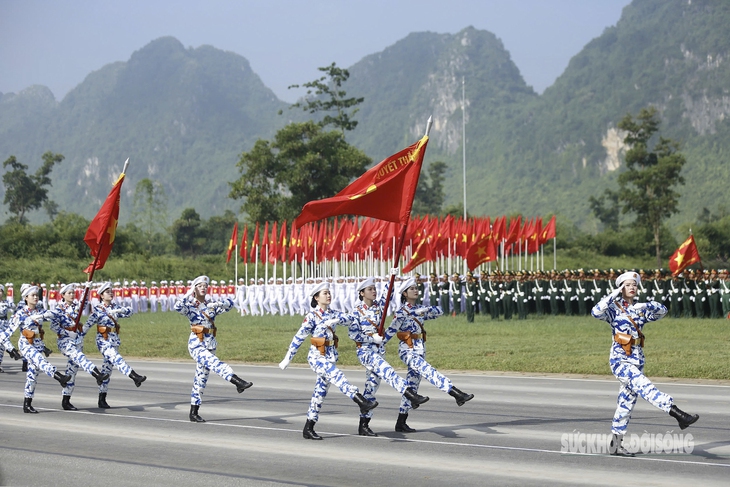 Khối nữ Quân y ‘khoe’ khí chất trong bộ quân phục rằn ri hiện đại- Ảnh 1. Khối nữ Quân y ‘khoe’ khí chất trong bộ quân phục rằn ri hiện đại- Ảnh 1.