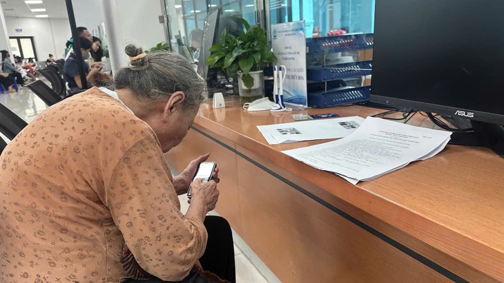 Có nên xem xét tiếp tục hạ độ tuổi nhận trợ cấp hưu trí xã hội?- Ảnh 2. Có nên xem xét tiếp tục hạ độ tuổi nhận trợ cấp hưu trí xã hội?- Ảnh 2.