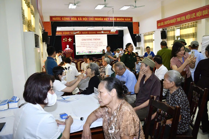 Hà Nội: Khám, tư vấn, cấp phát thuốc miễn phí cho người có công, thân nhân Liệt sĩ- Ảnh 2. Hà Nội: Khám, tư vấn, cấp phát thuốc miễn phí cho người có công, thân nhân Liệt sĩ- Ảnh 2.