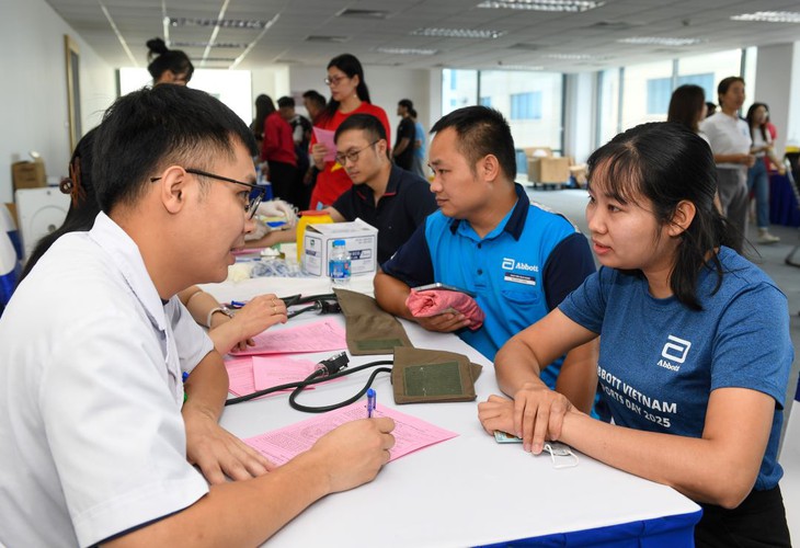 Abbott mang công nghệ đến gần hơn với cộng đồng hiến máu trẻ- Ảnh 1. Abbott mang công nghệ đến gần hơn với cộng đồng hiến máu trẻ- Ảnh 1.