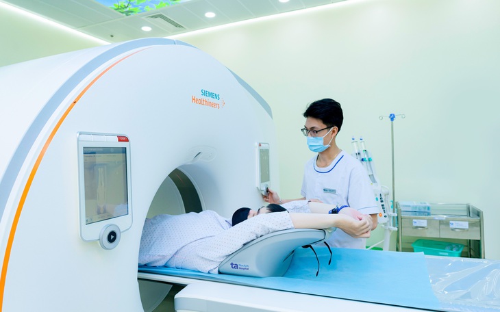 Đầu tư máy chụp CT hiện đại cho Trung tâm Y tế Quân dân Y đặc khu Phú Quý- Ảnh 2.
