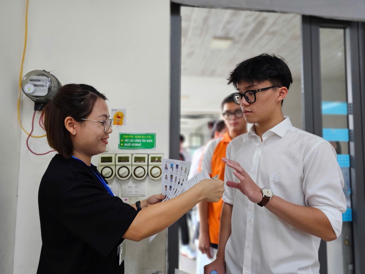Chấm thi tốt nghiệp THPT 2025 ra sao khi chính quyền địa phương chuyển đổi mô hình?- Ảnh 1.