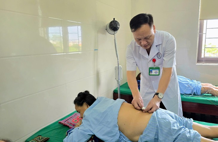 Phối hợp Y học cổ truyền và hiện đại điều trị hiệu quả hội chứng cánh tay cổ ở bệnh nhân đái tháo đường- Ảnh 2. Phối hợp Y học cổ truyền và hiện đại điều trị hiệu quả hội chứng cánh tay cổ ở bệnh nhân đái tháo đường- Ảnh 2.