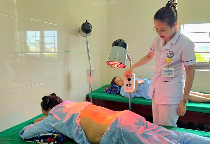 Phối hợp Y học cổ truyền và hiện đại điều trị hiệu quả hội chứng cánh tay cổ ở bệnh nhân đái tháo đường- Ảnh 4. Phối hợp Y học cổ truyền và hiện đại điều trị hiệu quả hội chứng cánh tay cổ ở bệnh nhân đái tháo đường- Ảnh 4.
