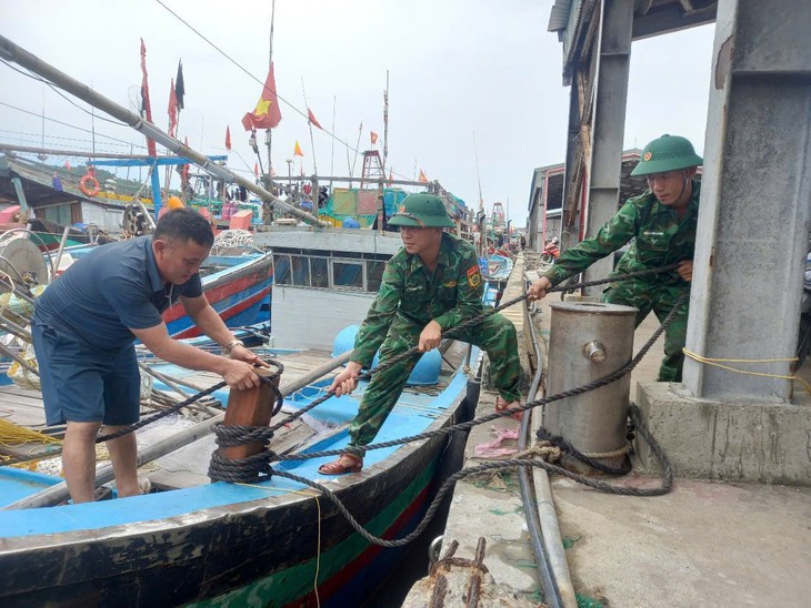 Nghệ An cấm tàu thuyền ra khơi từ 5h sáng 21/7- Ảnh 1.