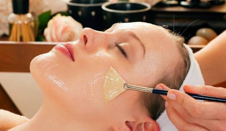 Trứng gà + mật ong: Công thức mặt nạ giúp da mịn như em bé- Ảnh 2.