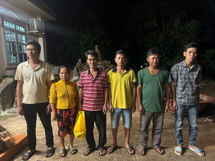 Bắt nhóm người đánh bạc bằng hình thức cào rùa- Ảnh 1.