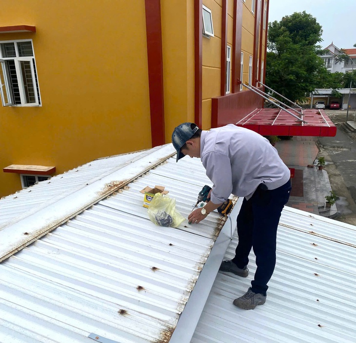 Hải Phòng cấp tập gia cố công trình, bệnh viện, nhà máy ứng phó bão số 3 WIPHA- Ảnh 1. Hải Phòng cấp tập gia cố công trình, bệnh viện, nhà máy ứng phó bão số 3 WIPHA- Ảnh 1.