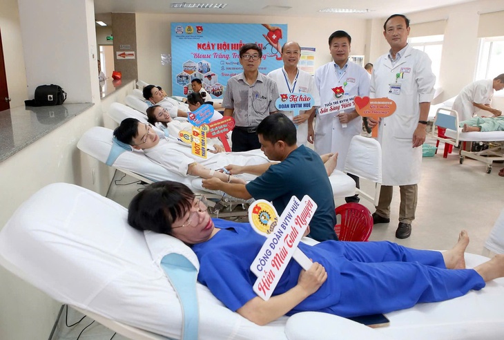 Nguồn máu điều trị khan hiếm, bác sĩ kêu gọi hiến tặng cứu người- Ảnh 1.