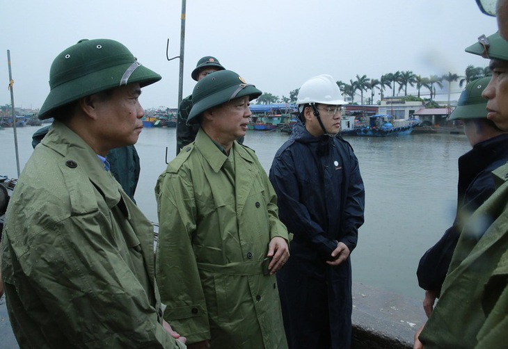Phó Thủ tướng Trần Hồng Hà kiểm tra, chỉ đạo công tác phòng, chống bão số 3 ở Hải Phòng- Ảnh 1.