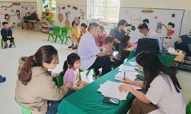 Thanh Hóa phủ vaccine sởi vượt 96%, ngăn chặn dịch bùng phát- Ảnh 1.
