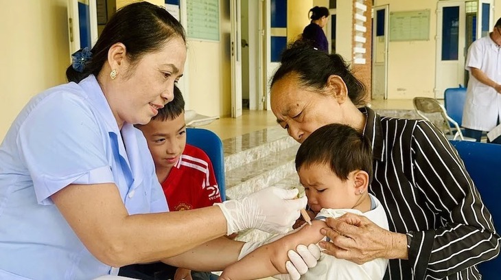 Thanh Hóa phủ vaccine sởi vượt 96%, ngăn chặn dịch bùng phát- Ảnh 2.