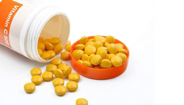 6 tác dụng phụ nghiêm trọng của vitamin C cần biết khi tiêu thụ- Ảnh 1.