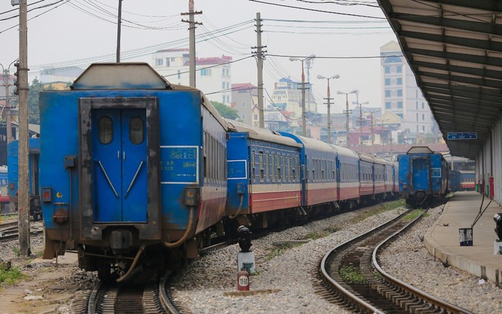 Dừng, giãn chạy tàu hỏa và di chuyển tàu thuyền an toàn để ứng phó bão số 3