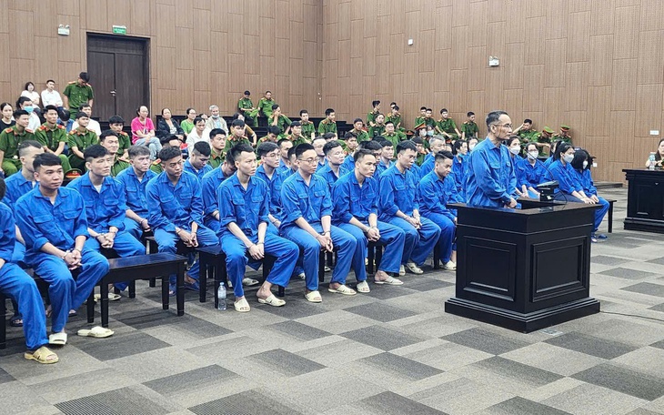 Xét xử băng nhóm tội phạm đòi nợ bằng thủ đoạn ghép ảnh khỏa thân