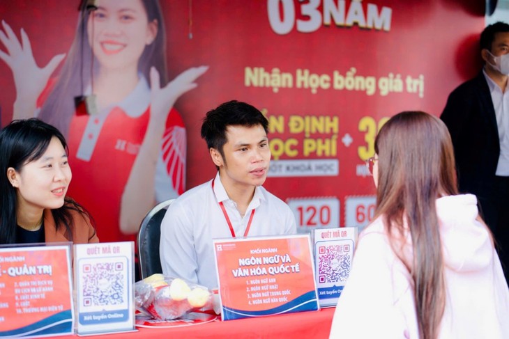 HIU công bố ngưỡng bảo đảm chất lượng đầu vào nhóm ngành sức khỏe 2025- Ảnh 3. HIU công bố ngưỡng bảo đảm chất lượng đầu vào nhóm ngành sức khỏe 2025- Ảnh 3.