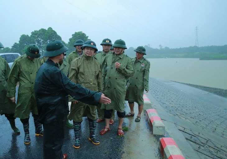 Phó Thủ tướng: Trọng tâm ứng phó lúc này là mưa lớn, cần rà soát kỹ lưỡng vùng nguy cơ sạt lở, lũ ống, lũ quét- Ảnh 1. Phó Thủ tướng: Trọng tâm ứng phó lúc này là mưa lớn, cần rà soát kỹ lưỡng vùng nguy cơ sạt lở, lũ ống, lũ quét- Ảnh 1.